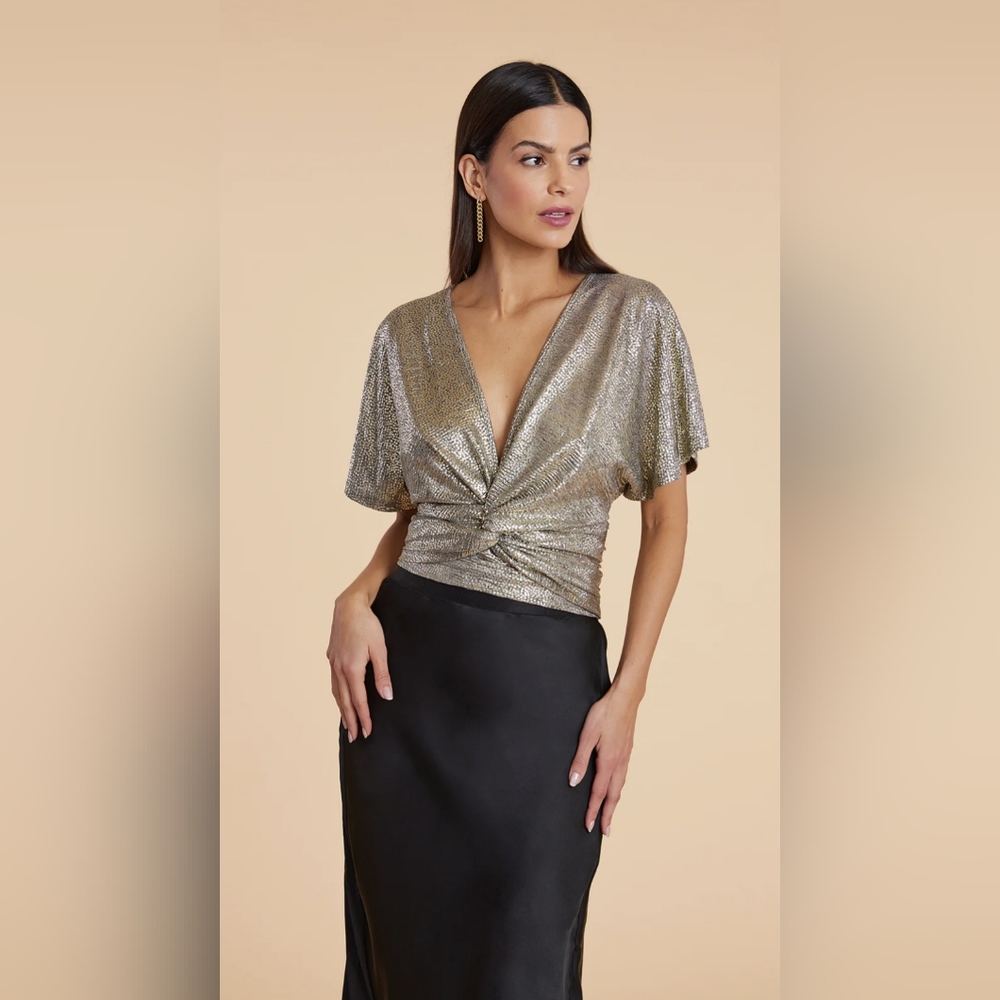 METALLIC TWIST FRONT